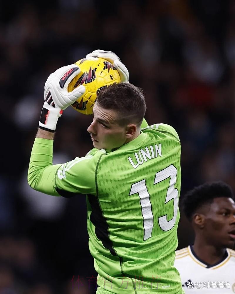 对手0射正!卢宁:感谢球队 今天我的手指都冻僵了